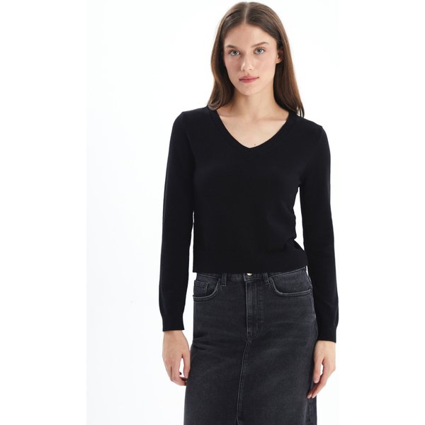 Dexia Women's Elegant Black Jumper with Refined Details | Size: Large