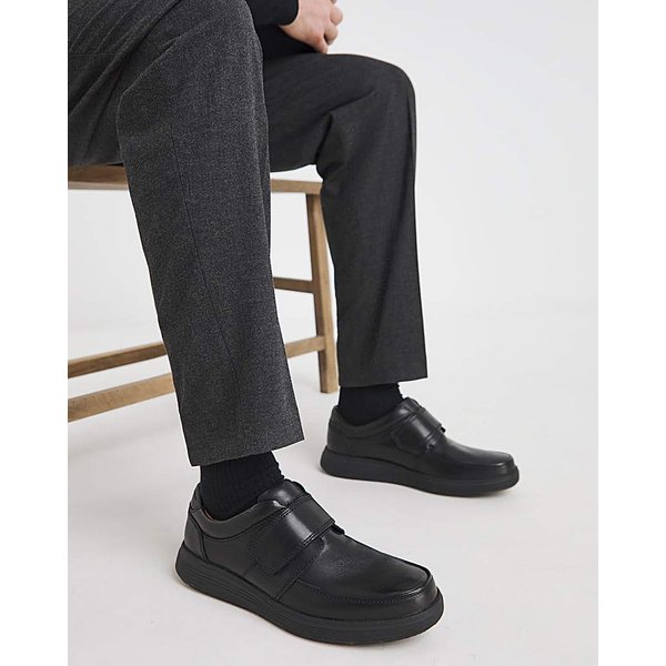Clarks Un Abode Strap Wide Fit Shoes