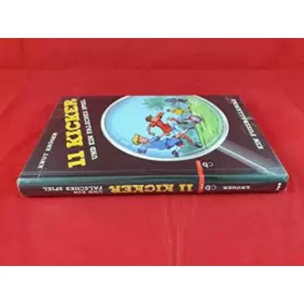 Elf Kicker Und Ein Falsches Spiel: Ein Fussballkrimi - Knut KrüGer-image