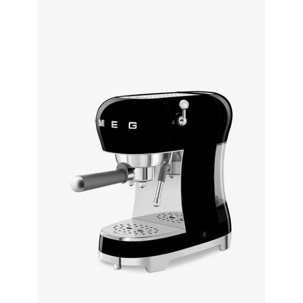 Smeg ECF02 Espressokahvinkeitin höyryvaahdottimella