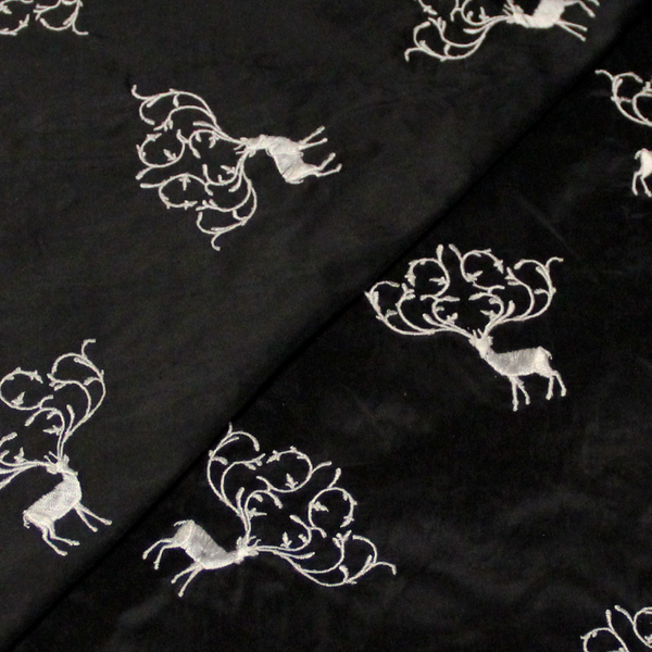 Soie sauvage 100% soie brodée - Cerf blanc fond noir