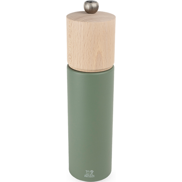 This pepper mill features a wooden design combined with a soothing nature-inspired colour. Boreal