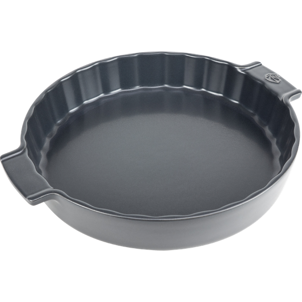 Delight your friends and impress your family with perfect pies and tasty tarts baked in this achingly trendy satin slate pie dish made from superior ceramic that is as practical as it is reliable so you'll enjoy using it time and time again. Appolia