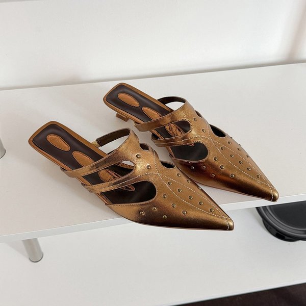 CHIKO Elsie Pointy Toe Kitten Heels Clogs/Mules Shoes
