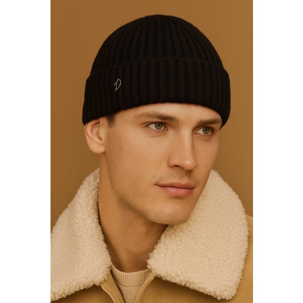 Bonnet en laine noir personnalisé