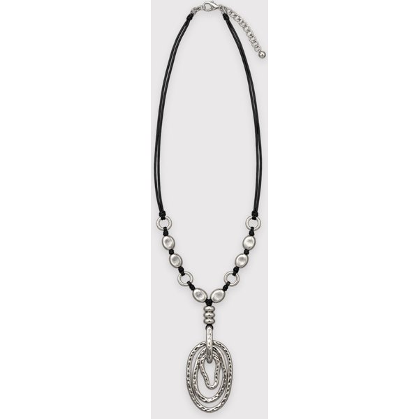 Lange Kette mit ovalem Anhänger in Silber
