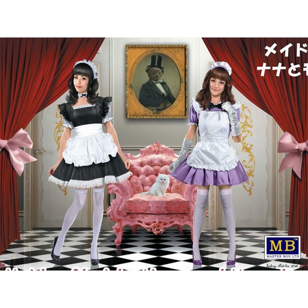 Maid café girls Nana and Momoko