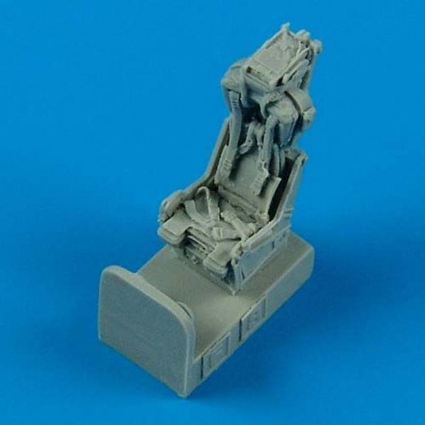 F-8 Crusader - Ejection seat with safety belts
