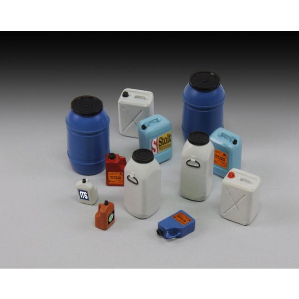 Plastic chemical/water containers & bottles