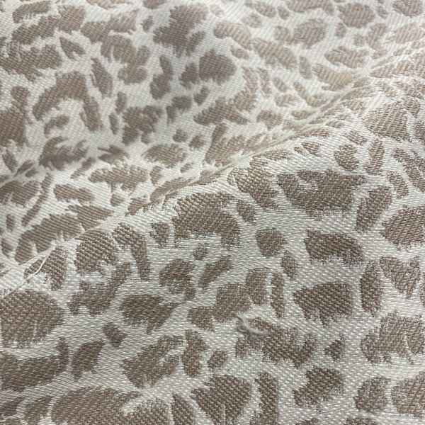 Tissu Jacquard Fleuri LéOpard Beige - Linder - Mondial Tissus-image