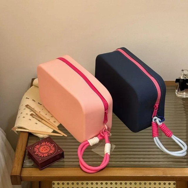 Zipper Pouch Silicone Storage Bag ID Credit Card Holder Lipstick Bags Silicone Makeup Holder Waterproof Large Capacity