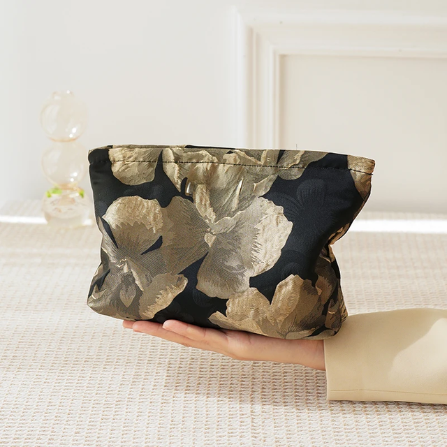 Gold embossed flower feminine makeup bag, large capacity cosmetics, sanitary napkin storage bag, portable travel toiletry bag