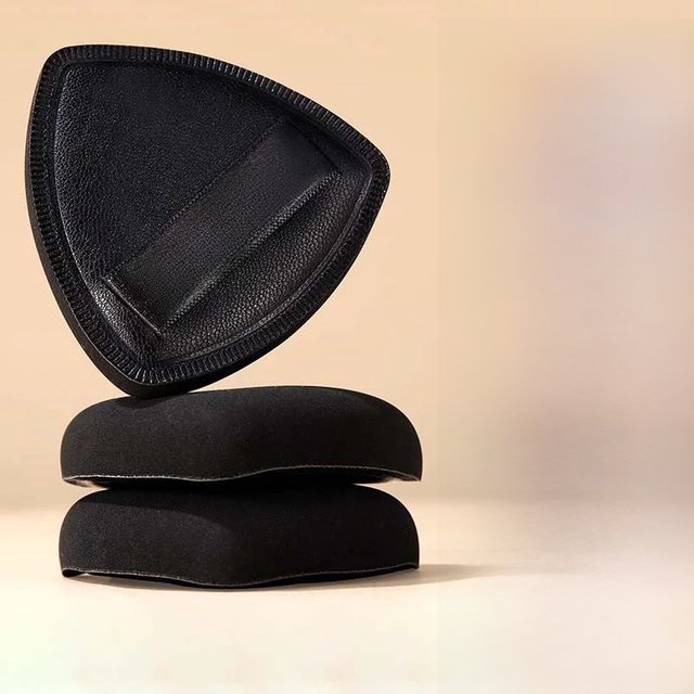 GECOMO Dual-Sided Black Beauty Sponge - Triangle Premium Design, Soft and Smooth Texture, for Flawless Makeup Application,
