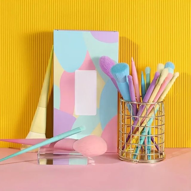 17 Color Multi-Color Makeup Brushes Macaron Color Brushes Eyeshadow Foundation Makeup Brush Set Colorful Makeup Tools Full Set