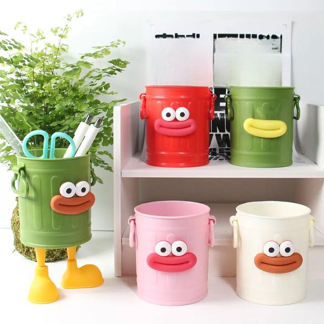 Big mouth pen holder with legs DIY letter sticker plastic pen holder Makeup brush holder desktop