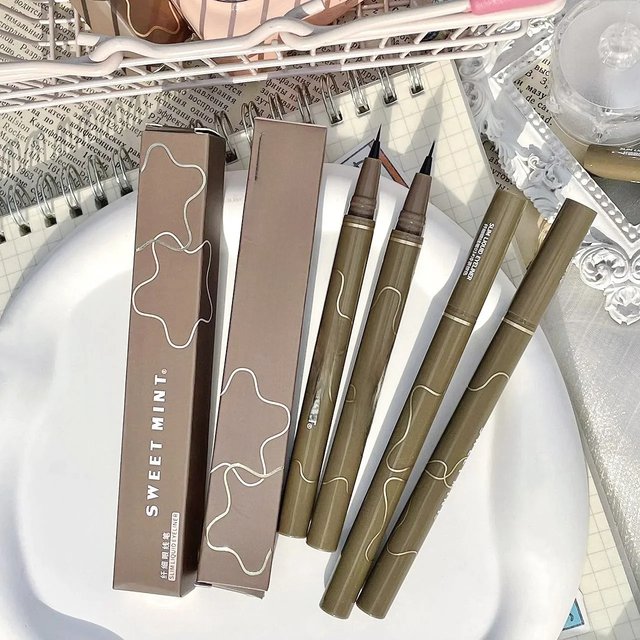 SWEET MINT slim eyeliner, not easy to smudge brown liquid aegyo sal pen eyeliner Easy to operate makeup