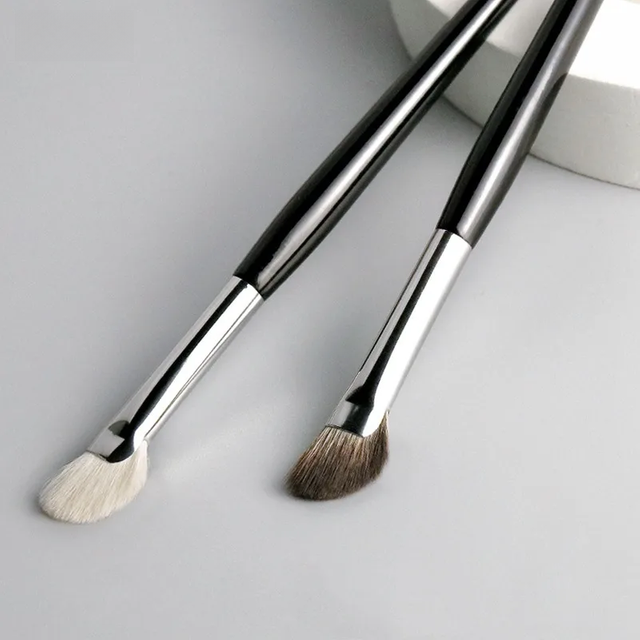 LOYBJ 3D Nose Shadow Brush V Face Contour Makeup Brushes Soft Hair Blush Highlight Powder Cosmetic Women Facial Beauty Tools