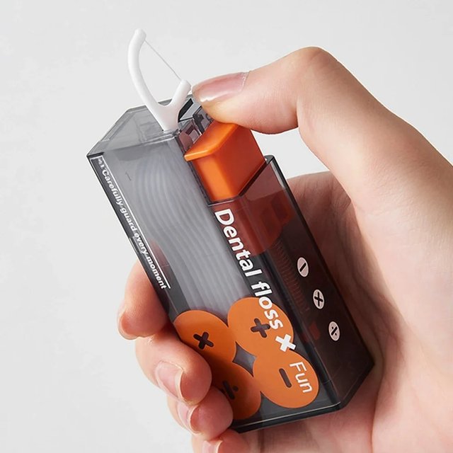 Portable Floss Dispenser Includes 10Pcs Floss Automatic Ejectable Floss Organiser Oral Care Press-on Disposable Flossing Sticks