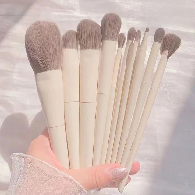 10Pcs Makeup Brush Set Soft Fluffy Women Makeup Brushes Foundation Eyeshadow Blush Brush Stylish Portable Set Travel Kit