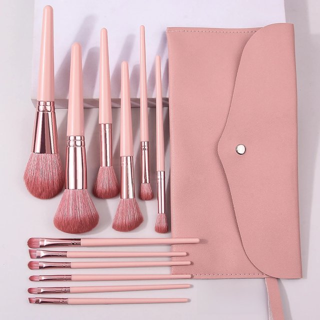 13Pcs Makeup Brush Set Comes With a Portable Envelope, Makeup Brush Bag, Blush, Loose Powder and Eyeliner Brushes