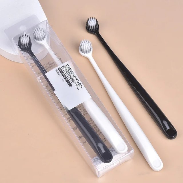 Black White Lovers Round Head Toothbrush Adult Trip Convenient Carry Hand Movement Cleaning Teeth Bacterium Prevent Tooth Decay