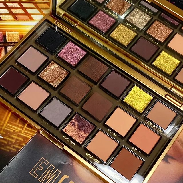 Golden 18 Color Eye Shadow Palette Pearl Rose Gold black punk style Pearlescent Flow Glitter Matte Eyeshadow Palette Makeup