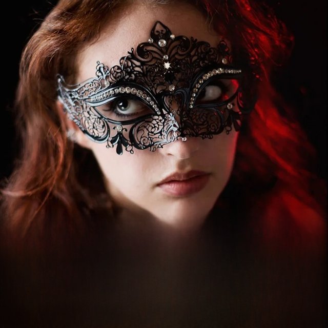 Metal Diamond Inlaid Hollow Iron Art Mask Half Face Mask for women