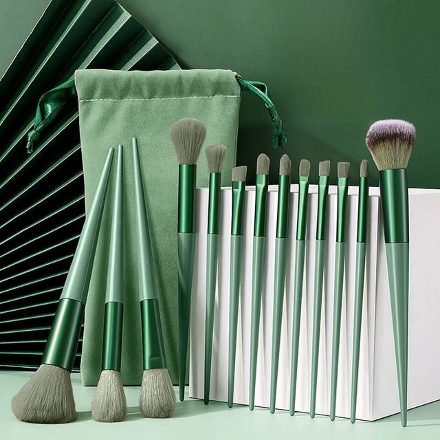 13Purpleflower Holly Leaf Makeup Brush Suit Soft Hair Eye Shadow Powder Brush Foundation Blush Highlight Concealer Makeup Tools