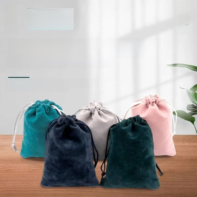 100pcs 5x7 7x9 9x12 13x18 15x20 17x23cm Velvet Bag Jewelry Drawstring Black Flannel Pouches Perfume Gift Bags Christmas Decorate