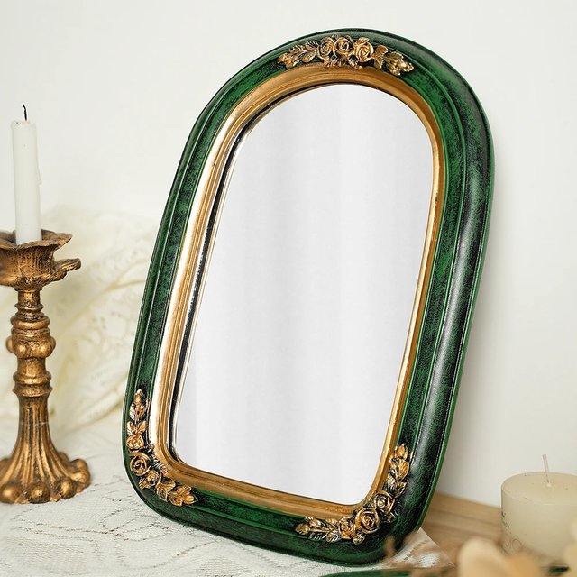 European Light Luxury Resin Embossed Green Carved Mirror Makeup Mirror Vintage Resin Photo Props Girl Makeup Mirror