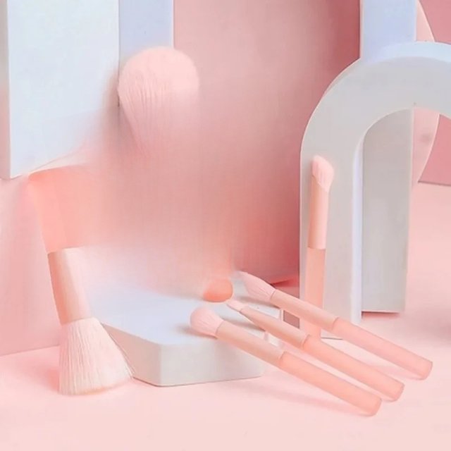 10pcs Pink Soft Makeup Brushes Set Cosmetic Foundation Blush Powder Brush Concealer Eyeshadow Kabuki Blending Makeup Brush Tools