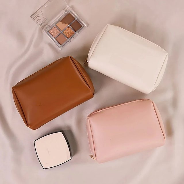 Travel Cosmetic Bag,Cosmetic Organiser,Waterproof PU Leather Wash Bag,Wide Opening Flat Cosmetic Case,Cosmetic Bag With Divider