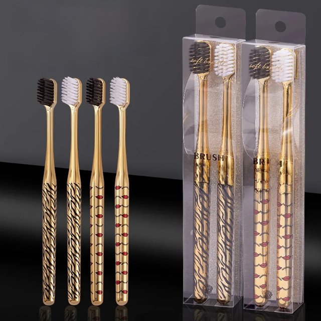 Luxury pack of 2 adult soft-bristled toothbrushes for deep cleaning of teeth and gums, healthy care couple toothbrushes, daily h