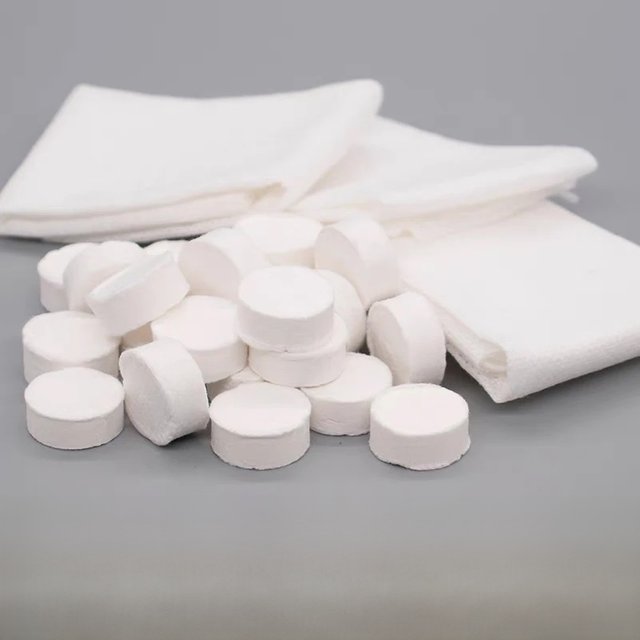 100pcs Portable Compressed Towel Disposable Face Cleaning Soft Compressed Hand Wipe Towel Non-Woven Makeup Wipes