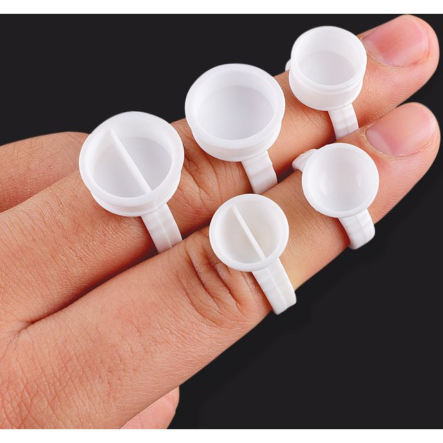 Disposable 100pcs Plastic Pigment Ring for Eyebrow Permanent Makeup 3 Sizes White Tattoo Ink Holder Accessory Supply