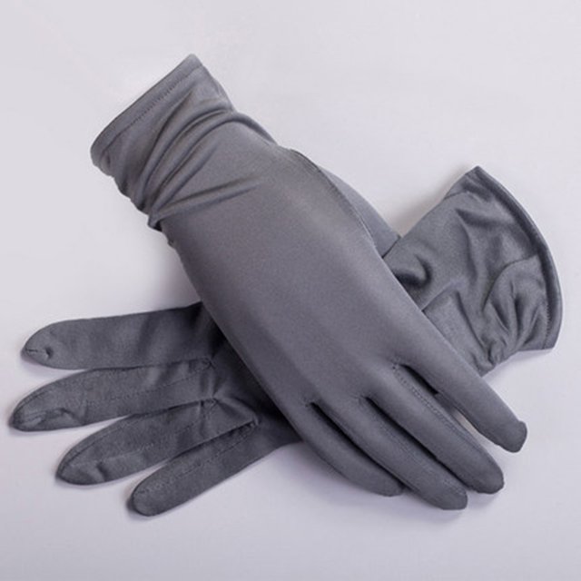 100% Natural Mulberry Silk Gloves Summer Female Ultra Thin Breathable Sleep Moisturizing Sunscreen Anti-UV Driving Mittens M51