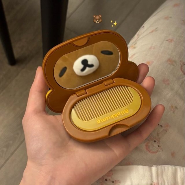 Portable Foldable cartoon Rilakkuma Small Mirror with Travel Comb Handheld Makeup Mirror Makeup Mirror Comb Set