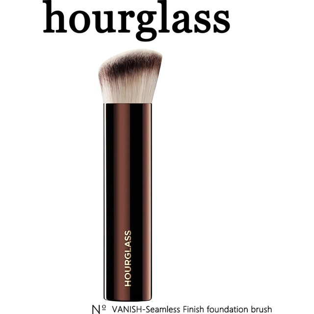 Hourglass Seamless Finish Foundation Brush Angled Foundation Brush Face Buildable Coverage Liquid Cream Foundation Makeup Tool