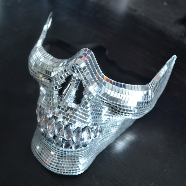 Shiny Disco Ball Mirror Mask Crystal Skull Half Face Mask, Halloween Cosplay Costume Mask for Dance Party Club Bar Party Decor