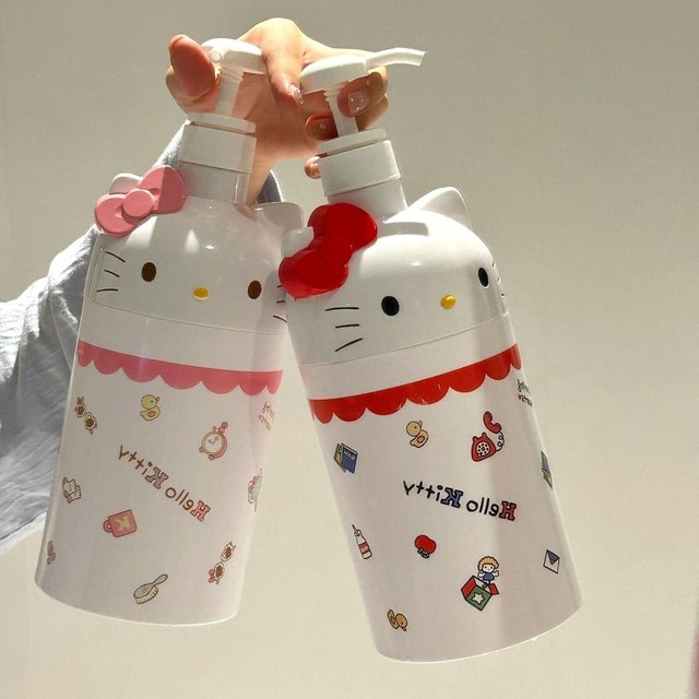 Bouteille pompe en plastique rechargeable pour gel douche, motif Anime Sanrio Hello Kitty My Melody Kuromi, cadeaux de vacances mignons et kawaii