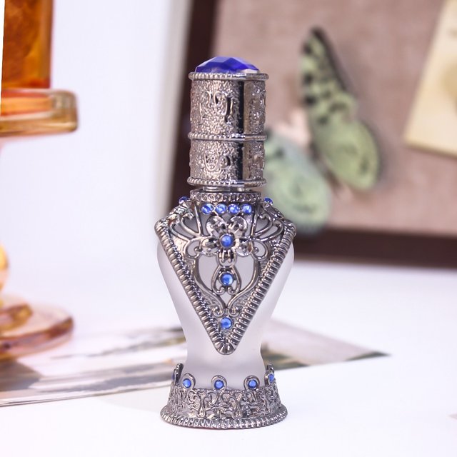 Flacons de parfum de 8 ml, style arabe, en métal vieilli, flacon rechargeable vide, design sculpté, flacons d'huile essentielle, cadeaux décoratifs