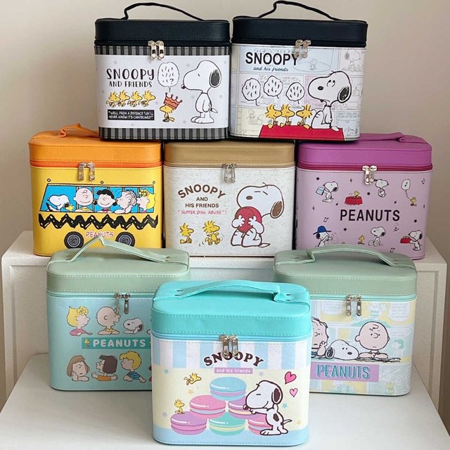 2026 New Cartoon Snoopy Handheld Toilet Bag Kawaii Portable Large Capacity Cosmetics Storage Bag Couple Gift