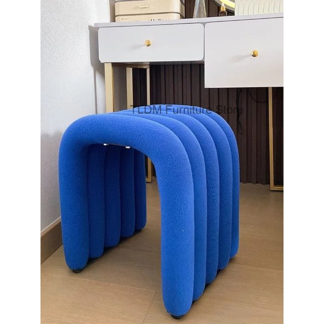 Nordic Creative Anti-Slip Dressing Chair Small Vanity Stool Dining Chairs Living Room Bedroom Stool Simple Makeup Seat