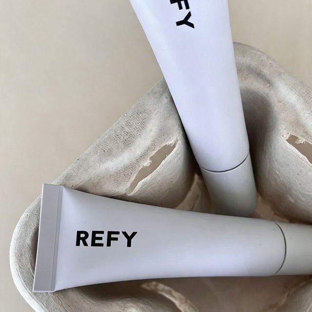 REFY Transparent Moisturizing Lip Gloss with Hyaluronic Acid Lasting Nonstick Smooths Lips Nourishing Hydrating Clear Cosmetics