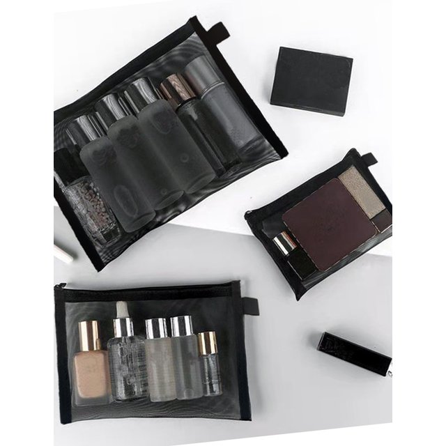 Neutral brand rectangular cosmetic bag made of grid material, suitable for travel and outings, easy to carry.