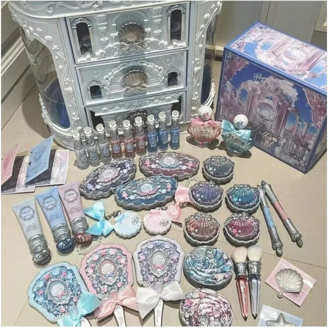 Flower Knows All In One Makeup Sets Gift Box Perfume Blush Cream Matte Lipstick Highlighter Full Kit De Maquillaje