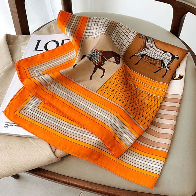 New Four Seasons The Horse Print Silk Square Scarf 70x70cm Fashionable Four Seasons Headband Luxury Sunscreen Shawl Bandannas