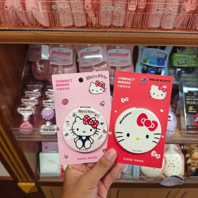 Anime Sanrio Hello Kitty Classic Double‑Sided Folding Compact Mirror Round Portable Makeup Mirror Cute Pocket Cosmetic Mirror