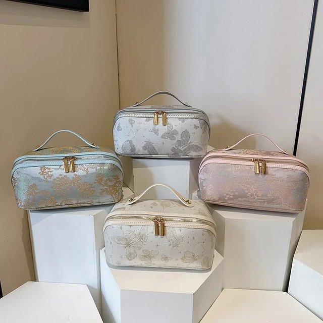 Makeup Bag Embroidery Style Women Ins Large Capacity Commuting Storage Bag Senior Sense Portable Wash Portable Makeup Bag