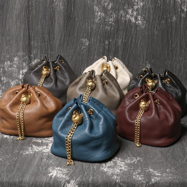 Handmade Genuine Leather Bucket Bag Drawstring Women Shoulder Bag Chain Tote Purse Fashion Casual Travel Makeup Bag